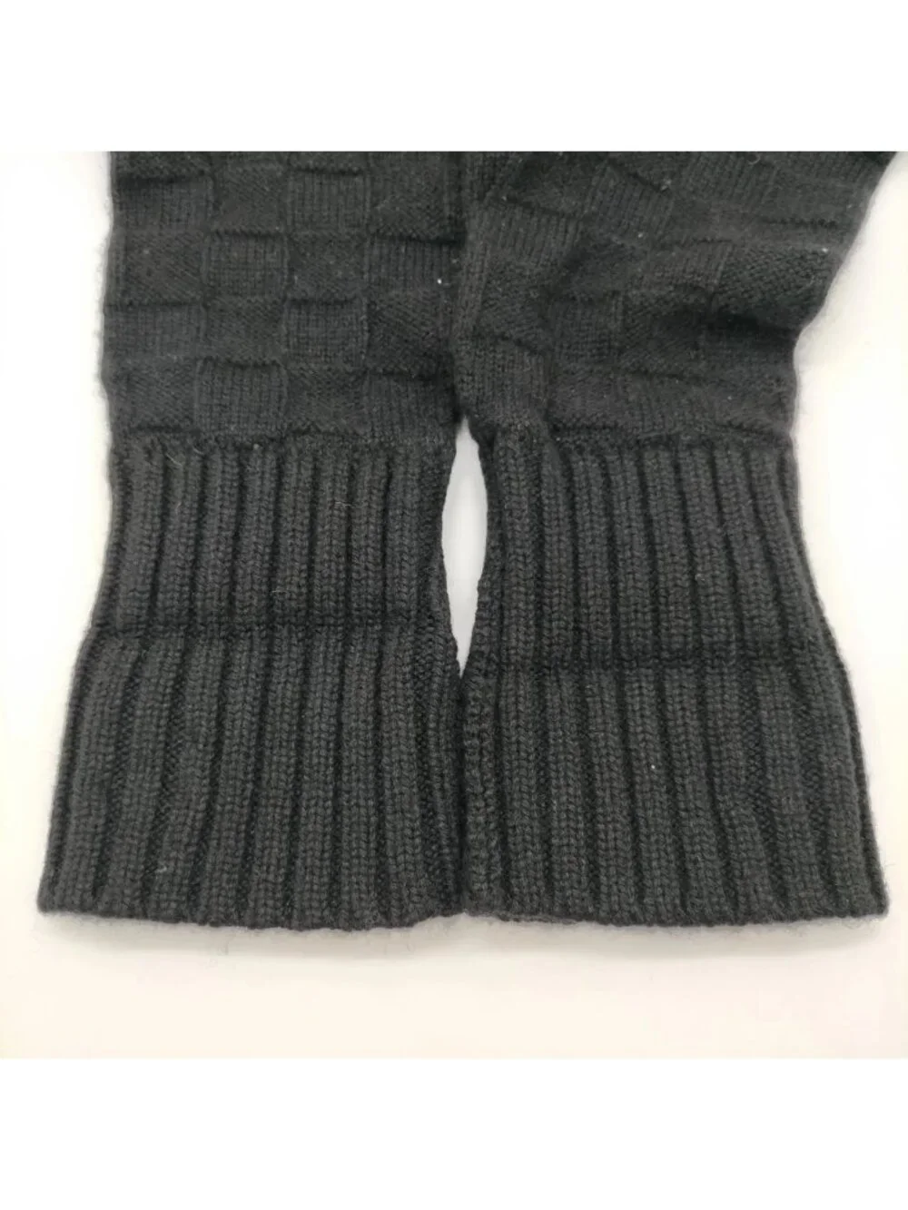 $1195 Authentic LOUIS VUITTON Made in SCOTLAND Womens 100% CASHMERE Black Gloves